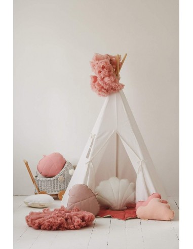 “Snow White” Teepee Tent chez Cornerstreet bien 