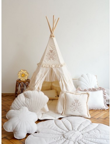 “Boho” Teepee Tent with Frills and Embroidery de la marque